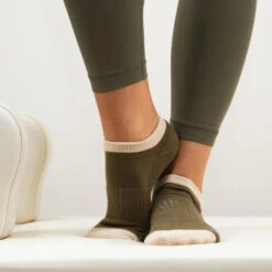 Grip Socks -Elite Fitness Store SocksCreativeShots2048x2048 6 3b7cef84 b544 46d8 b8c4 9c8228b90dd6